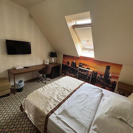 Hotel Capitulum Győr Eksteriør billede