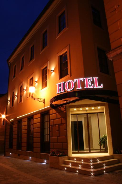 Hotel Capitulum Győr Eksteriør billede