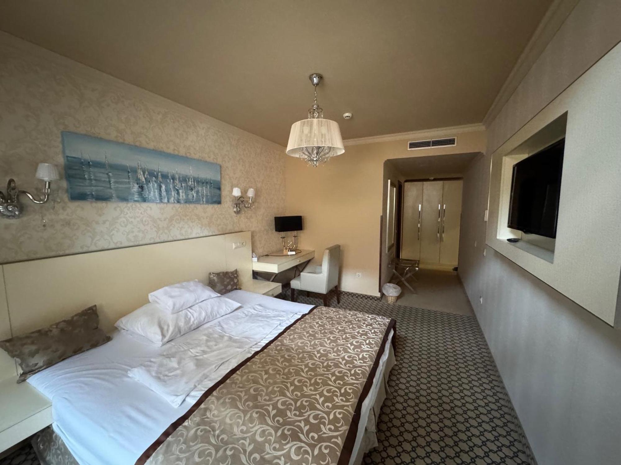 Hotel Capitulum Győr Eksteriør billede