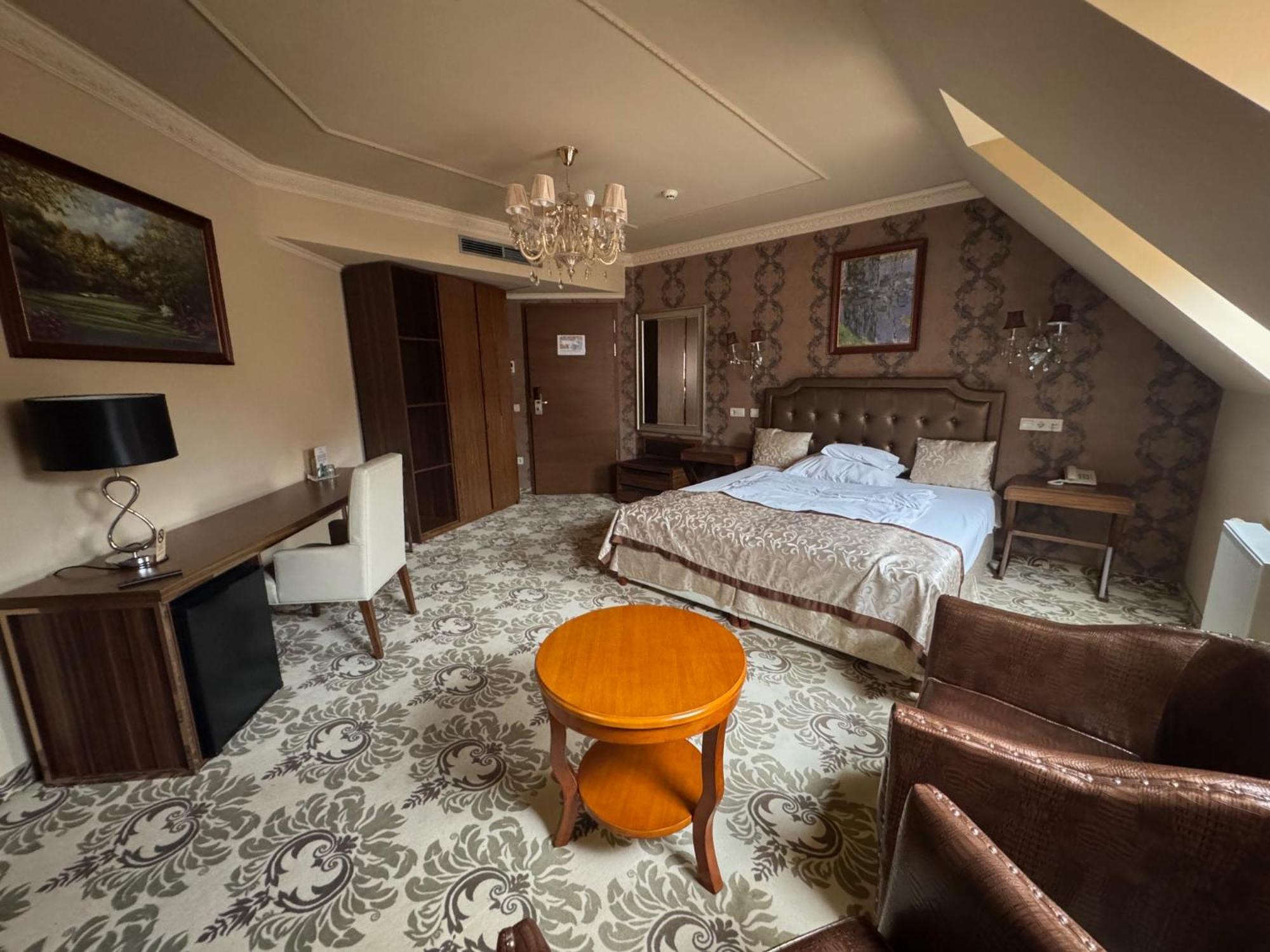 Hotel Capitulum Győr Eksteriør billede