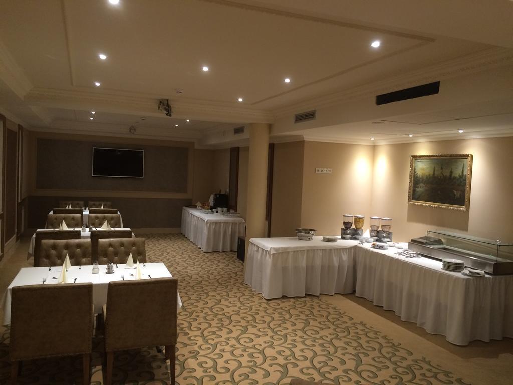 Hotel Capitulum Győr Eksteriør billede