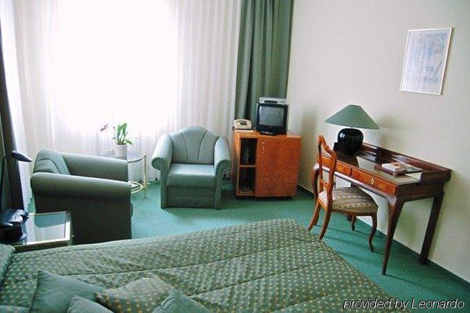 Hotel Capitulum Győr Værelse billede