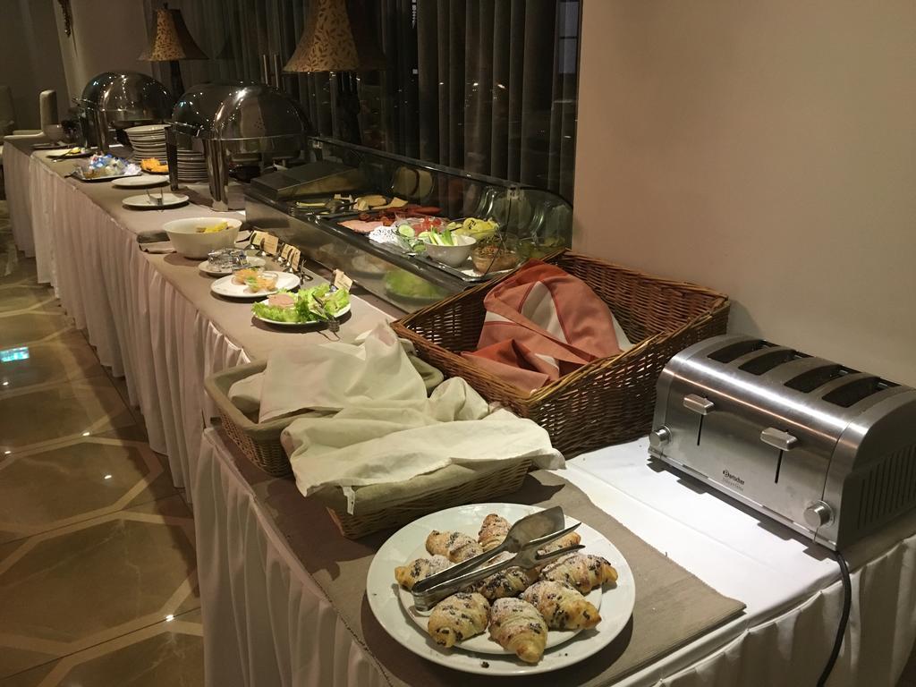 Hotel Capitulum Győr Eksteriør billede