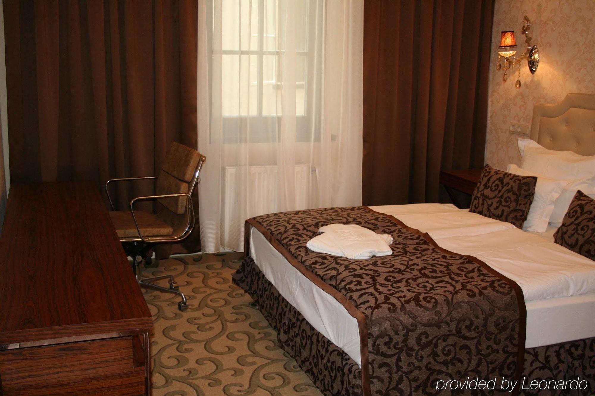 Hotel Capitulum Győr Eksteriør billede