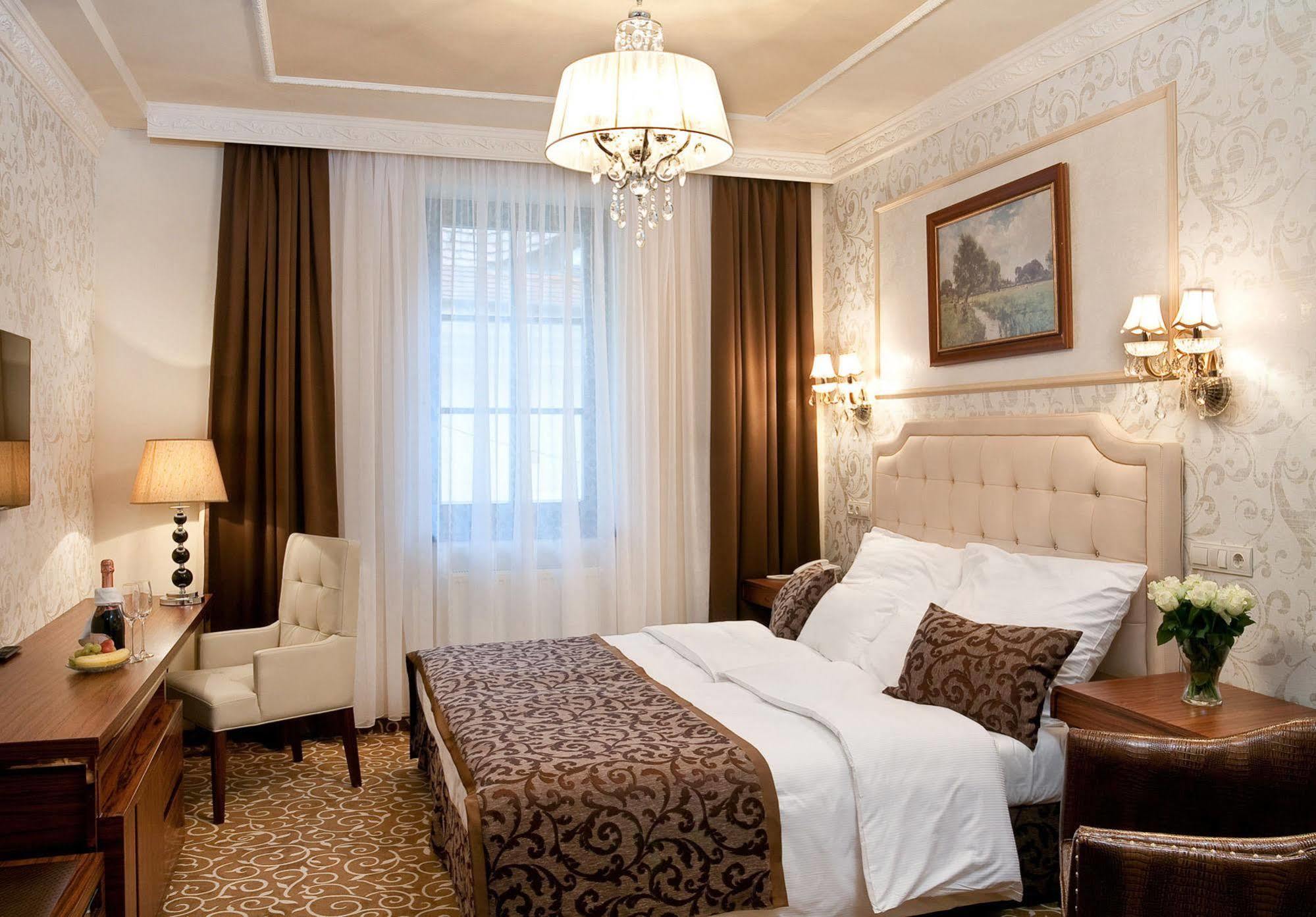 Hotel Capitulum Győr Eksteriør billede