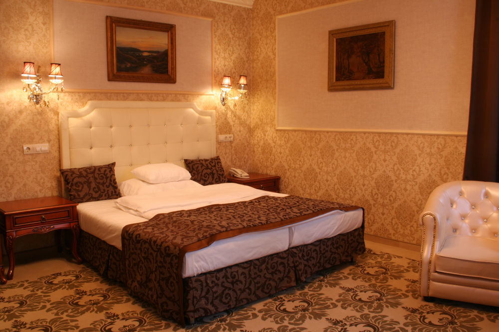 Hotel Capitulum Győr Eksteriør billede