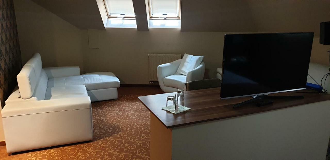 Hotel Capitulum Győr Eksteriør billede