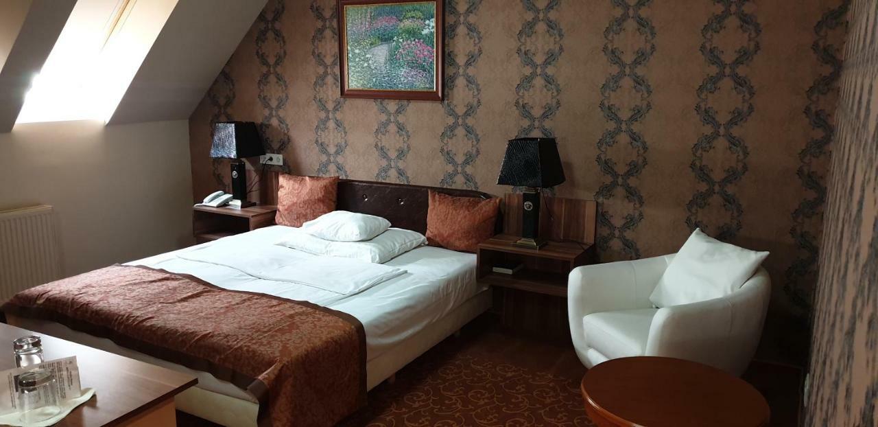 Hotel Capitulum Győr Eksteriør billede